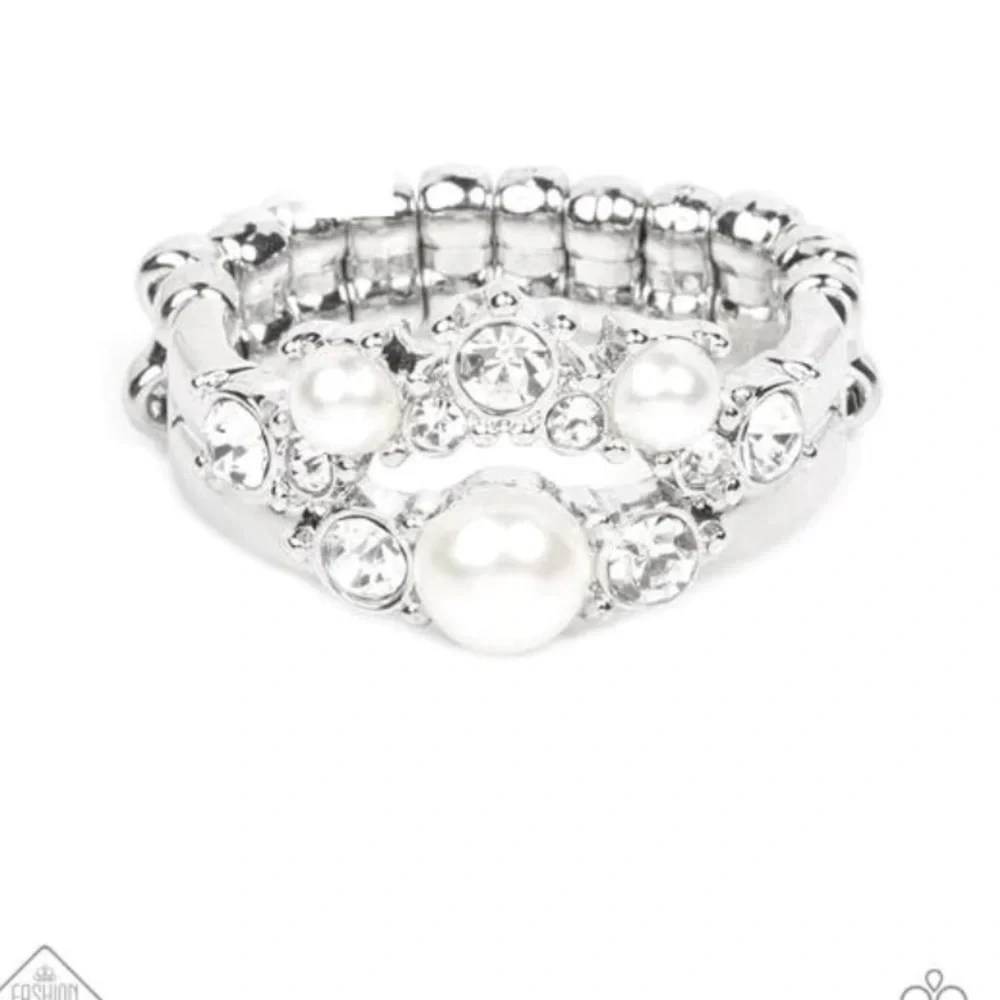 A-List Ambience - white ring. New